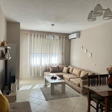 Sunrise Apartment Near The Center Tirana Buitenkant foto