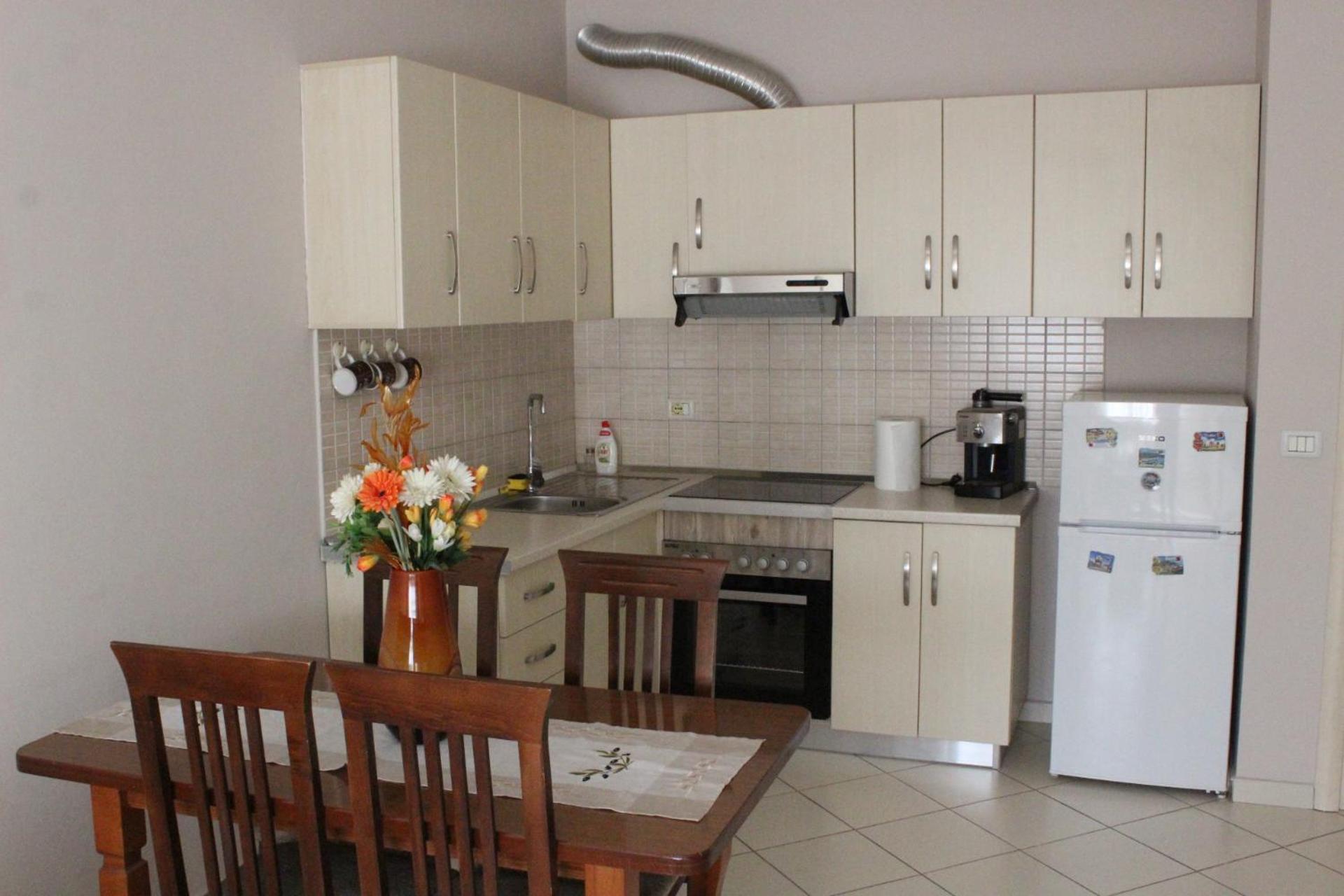 Sunrise Apartment Near The Center Tirana Buitenkant foto