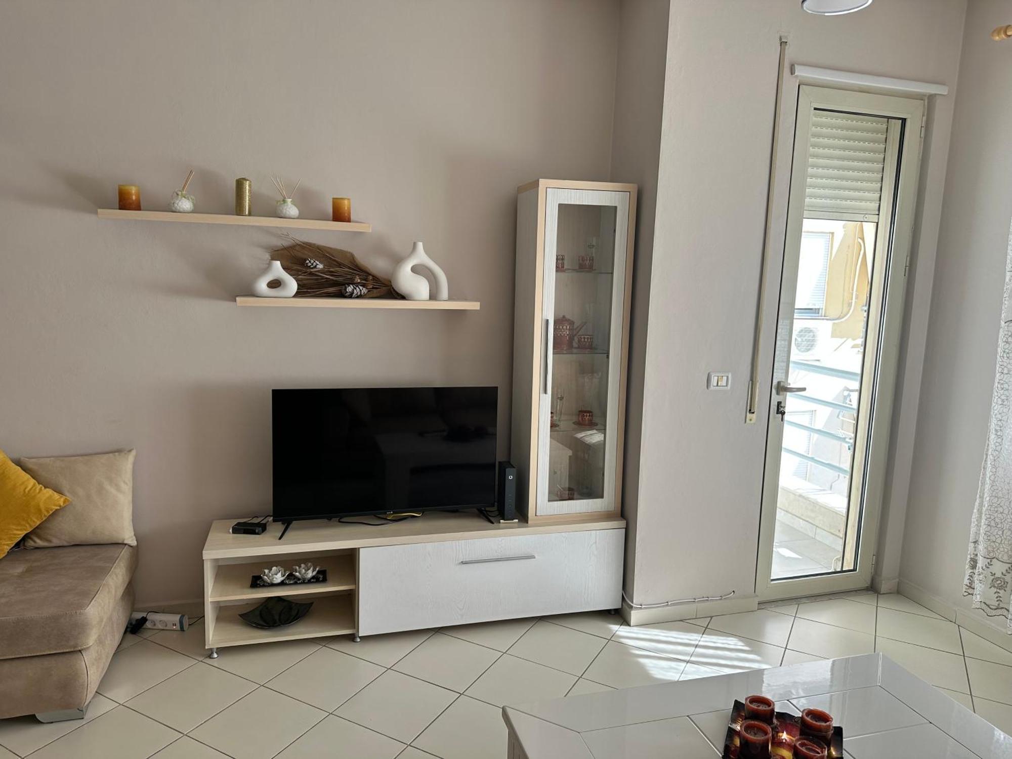 Sunrise Apartment Near The Center Tirana Buitenkant foto