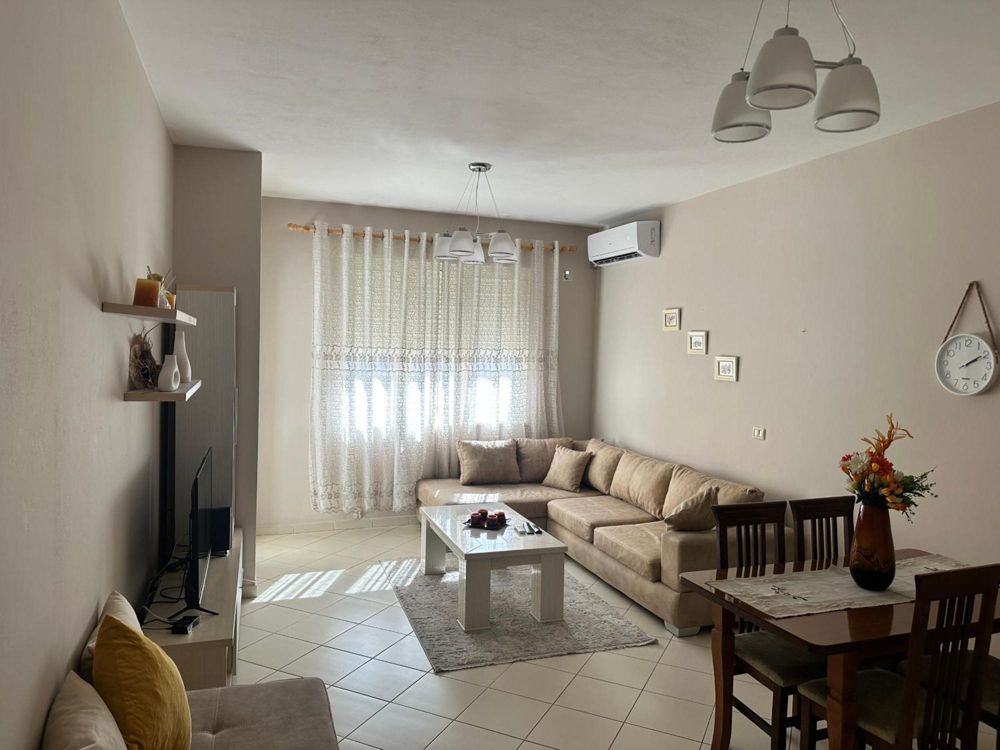 Sunrise Apartment Near The Center Tirana Buitenkant foto